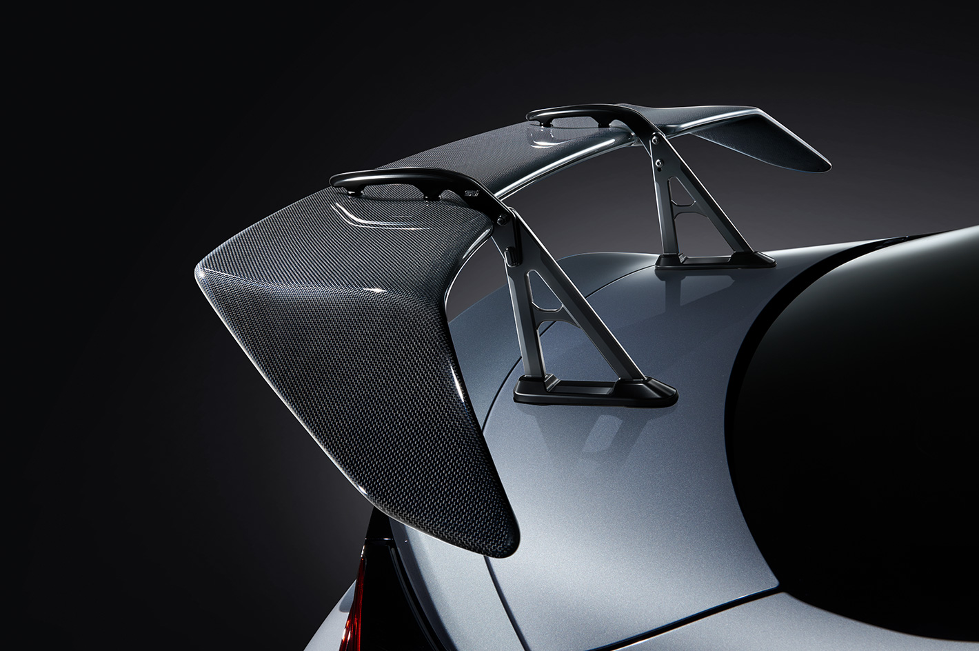 DRY CARBON REAR SPOILER